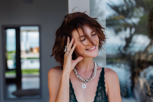 How to Style Statement Jewelry without Overdoing It